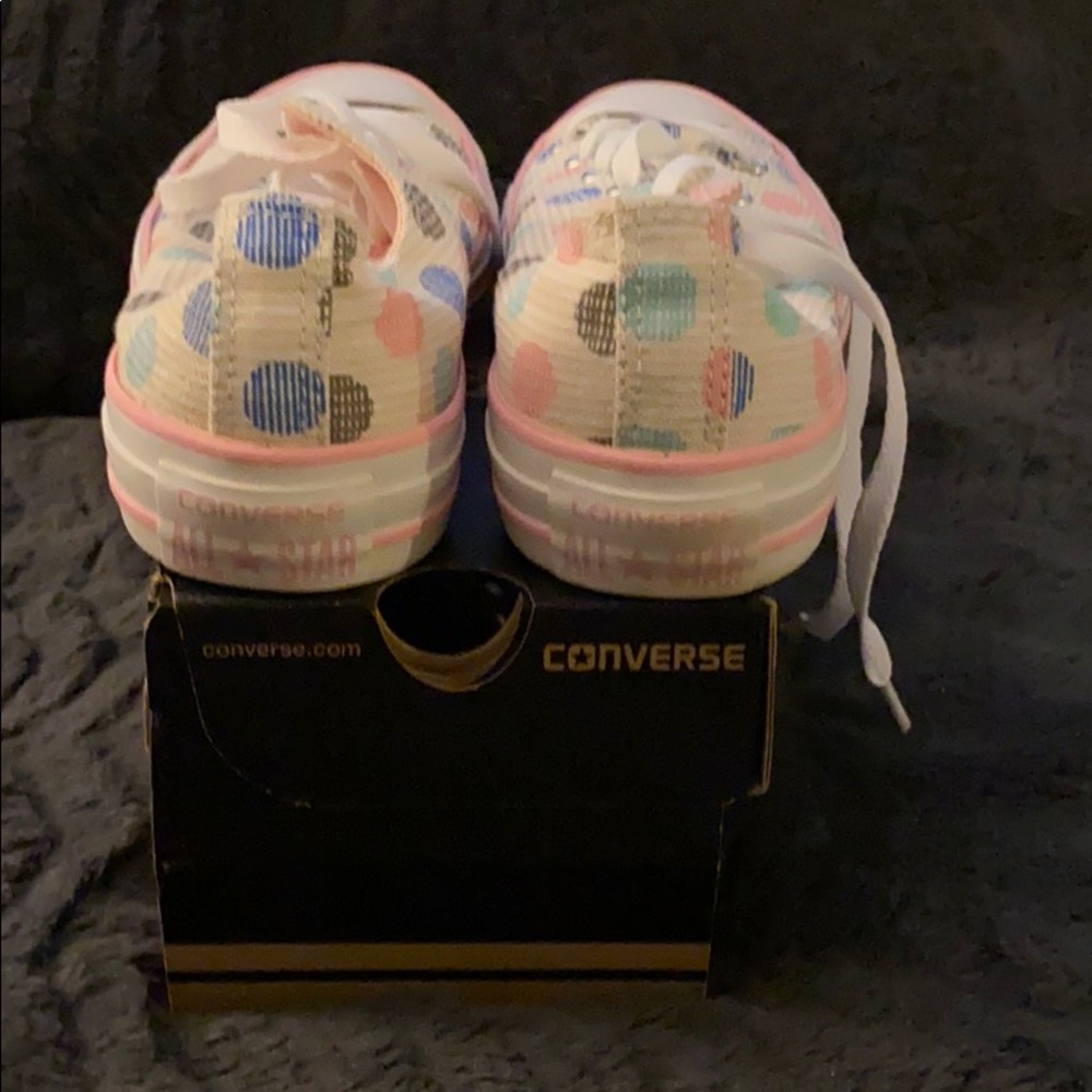 Converse - Picture 2 of 4